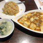 蘭苑飯店 - 麻婆豆腐定食　白米を炒飯に変更　650円+100円