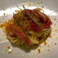 ポンテ ベッキオ - 本マグロの軽いスモークと温度卵のオイルスパゲッティ ボッタルガ風味
