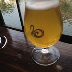 ももエール 大岡川側にて