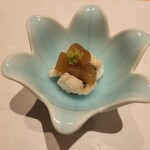 龍寿し - ◇鱧 はもとゆうがおの和え物