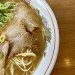 一楽ラーメン - 大盛りラーメン右側！