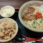 沖縄料理 花丁字 - ソーキそば定食　９９０円