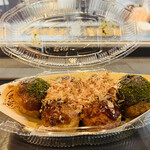 Tsukiji Gindako - ◎不動の人気No.1のぜったいうまい‼ たこ焼きはアツアツで美味い。