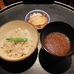 薪鳥新神戸 - 鳥そぼろご飯 + 韮 + 味噌汁
