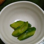 金澤屋牛肉店 - 牛鍋に付く胡瓜の漬物(R4.9.7撮影)