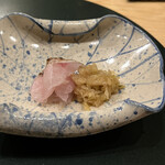 和の食 樹翠 - 岩船産ノドグロのお造りに白いキムチを添えて