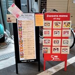 チンクエチェント - 店先のMENU