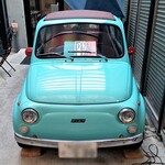 チンクエチェント - 店先のＦＩＡＴ ５００　