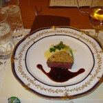 葛城 北の丸 - 食前酒　ビールのあと　ブルゴーニュワインを適当に２本いただきましたけど　お安めのを頼んで１本８０００円でした　そのあと芋焼酎を２本お願いしましたら　１本７０００円でした