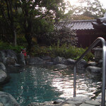 葛城 北の丸 - 露天風呂②　湯温はややヌルメ　屋根はありませんが風情がありました