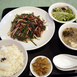 麗華 - 日替わりランチ肉ピーマン炒め