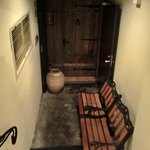 Giglio - 外観の地下1階入口の風景です