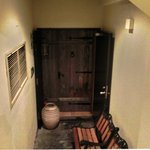 Giglio - 外観の地下1階入口の風景です