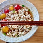 グリーンマーケットMOA - 料理写真:「チキンしょうゆラーメン」宿でどんぶりお借りしてお湯もらっていただきます