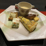 月の花 梟 - 前菜　温かい品が多数、自家燻製もアリ！キッシュは初めて食べた美味しさ　一流の食べロガーさんはこんなの食べてるんだ〜　σ(^_^;)