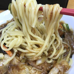 スタミナラーメン三四郎 - 中太で喉越しの良い麺です