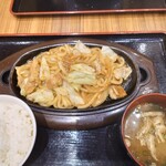 Yasutomi Shokudou - ホルモン焼きうどん定食