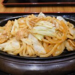 やすとみ食堂 - ホルモン焼きうどん