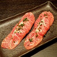 黒毛和牛の炙り肉寿司（2貫）