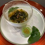 トゥ・ラ・ジョア イズム - ★めのは素麺
      めのはワカメ、名古屋コーチンスープ、ゆずわさび