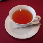 ベルエキップ - ◯紅茶
      ほんのりといい香りがしてる。
      あまり紅茶、
      珈琲を旨くしすぎないとは話されていたけれど、、、