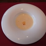 ベルエキップ - ◯淡いとうもろこしのスープ
      このお店のスペシャリティとなる