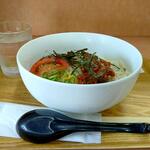 小さな食堂 ヒロ - 旨辛ぶっかけそうめん (税込)550円 ※正面から (2022.09.12)