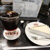 Uesuto - アイスコーヒーとレアチーズケーキ。