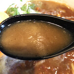上州濃厚中華蕎麦 はたお商店 - カレーがかかっていない所のスープ（醤油ベース）