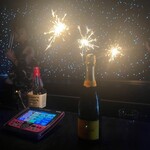 D3 Roppongi Bar Lounge - サプライズも大歓迎！シャンパンに花火をつけてお出しします！