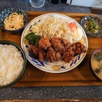 鳥義 - 唐揚げ定食　\840(22-09)