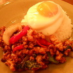 モンスーンカフェ - 鶏肉のガパオ炒めご飯