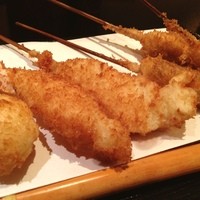 六波羅 - ミノシュラン：串揚げ定食
                昔は「串をおかずにご飯？」と不思議でしたが、慣れは怖いです。
                とはいえ、久々。
                ここは夜は高いんだろうなぁ…