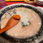 火の国文龍 総本店 - こってり豚骨ラーメン