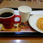 Misuta Donatsu - コーヒーと カフェオレ  お代わりできます 