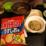 すみれ - お子様ラーメンです。ポテトチップスが付きました