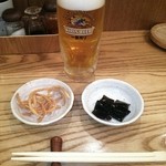 Udon biyori - 生ビール450円(うどんフライと佃煮はサービス)