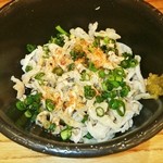 Udon biyori - 鶏皮ポン酢(350円)