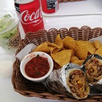 Naggy's - ランチセットはサラダとドリンクも付きます