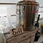 Naggy's - レモンのお水は無料で頂ける　おしゃれー