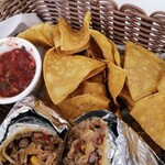 Naggy's - チップスもお店で揚げたて　これが後でいい仕事するよ！