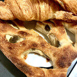 リベルテ・パティスリー・ブーランジェリー - FOUGASSE OLIVES
      フーガス オリーブ