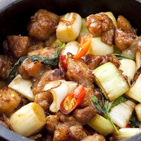 No.3 鶏肉とバジル石鍋焼き