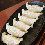 仙台牛タンと博多野菜巻き串の店 大舌賛 - 鉄板餃子です