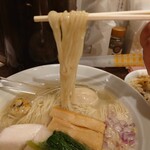 貝出汁 中華そば 竹祥 - 細麺の塩ラーメン