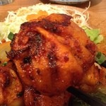 ナマステNIPPON - 大きくてジューシーなネパール小籠包が、 4つもお皿にてんこ盛り＋サラダ添えで¥750って安すぎです！ すごいボリュームで、お腹いっぱいになりました！