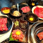 Yakiniku Suehirokan - 和牛特選カルビ、牛上ネギ塩タン、黒毛和牛赤身薄切り、和牛ユッケ