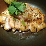 焼鳥 山もと - 鶏もも肉のたたき