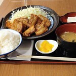 旅籠や十兵衛 - 豚ばら肉のトンテキ風定食