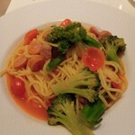 フォーシーズンズカフェ - ソーセージトマトブロッコリーミネストローネ風スパゲッティ